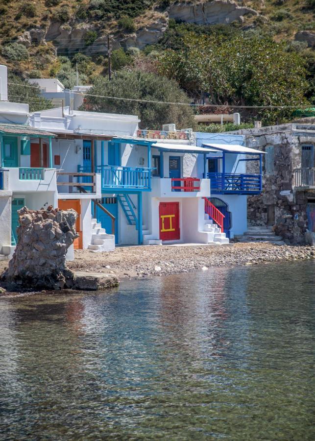Blue Traditional Boathouse In Klima Klima  Exterior foto