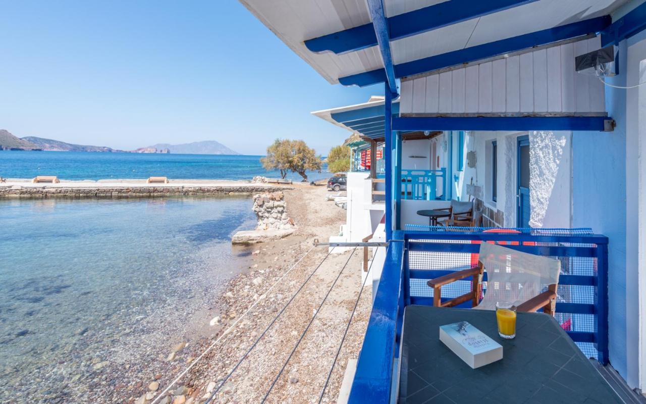 Blue Traditional Boathouse In Klima Klima  Exterior foto