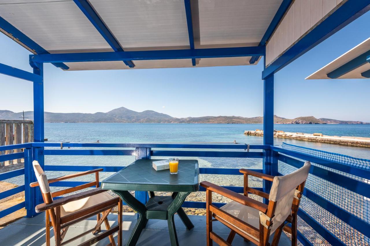 Blue Traditional Boathouse In Klima Klima  Exterior foto