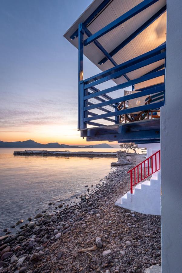 Blue Traditional Boathouse In Klima Klima  Exterior foto